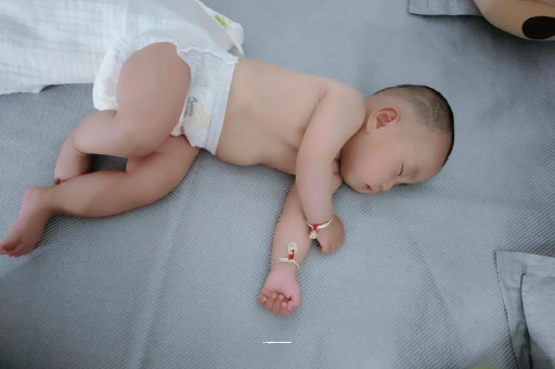 东海9个月宝宝可以吃盐吗